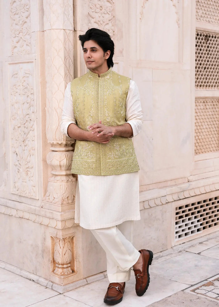 Zaroon off-white embroidered men's kurta with olive green waistcoat – Kanwal Malik Maahi Menswear '26, photo 1