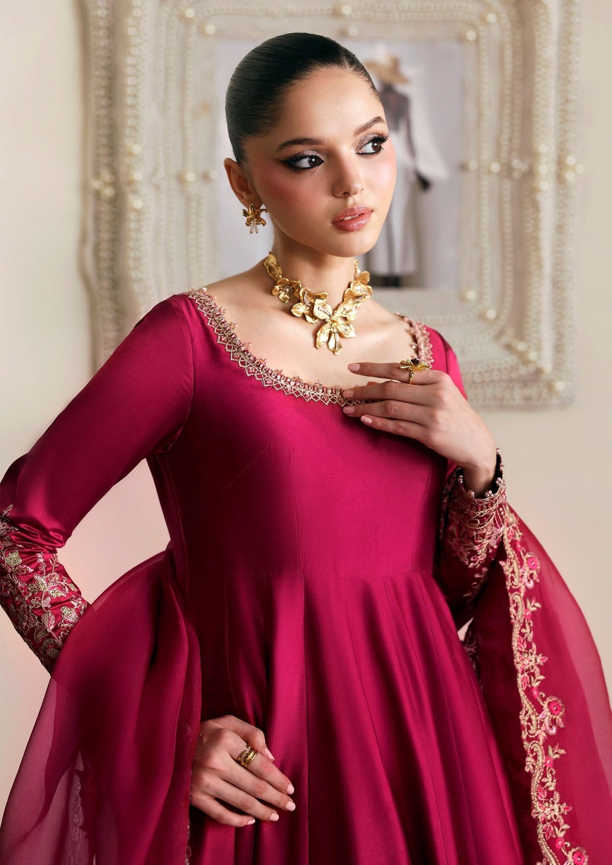 Kamira red dupatta pallu embroidery detail - Kanwal Malik