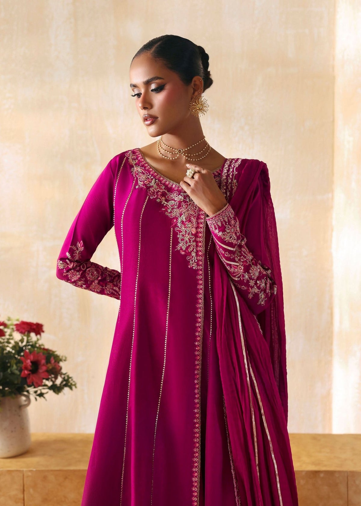 Laiya fusia multi-hued border detail - Kanwal Malik luxury pret