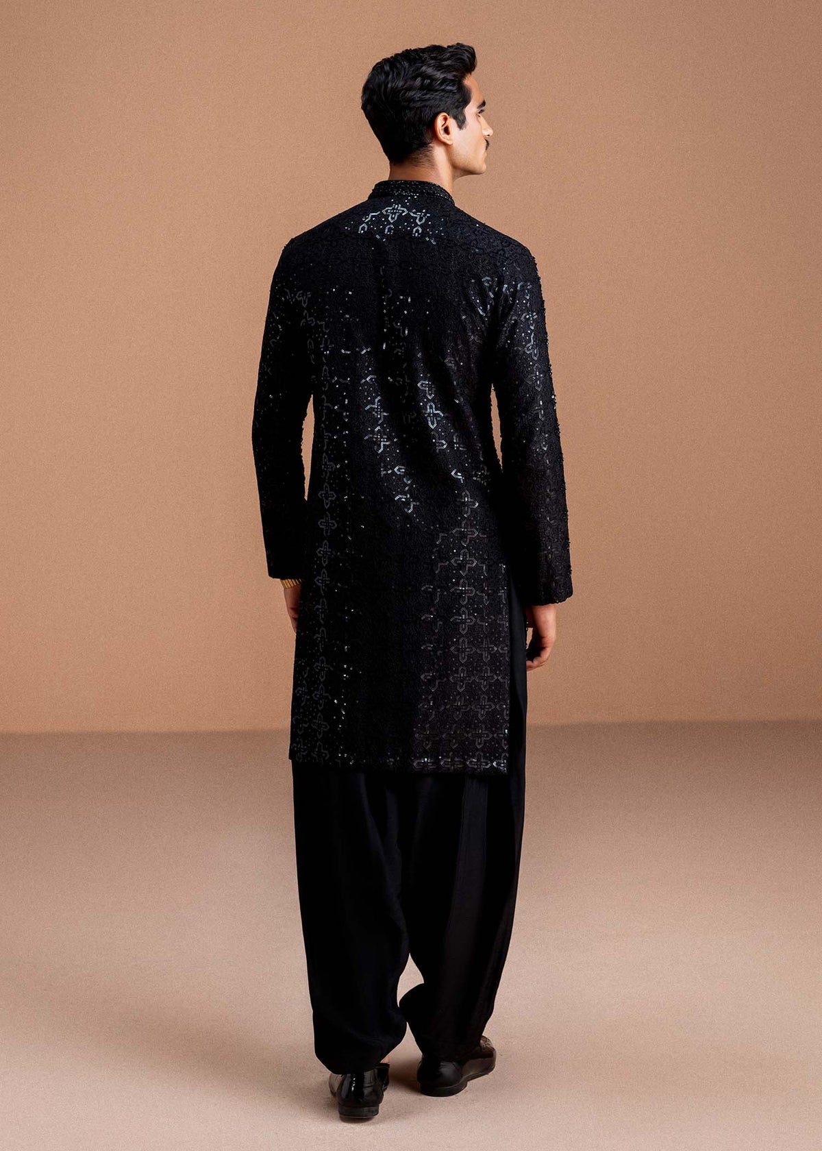Nayal ink black styled look - Kanwal Malik