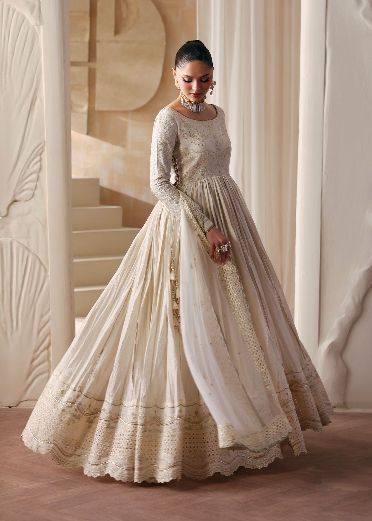 Nira ivory dupatta border detail - Kanwal Malik luxury pret