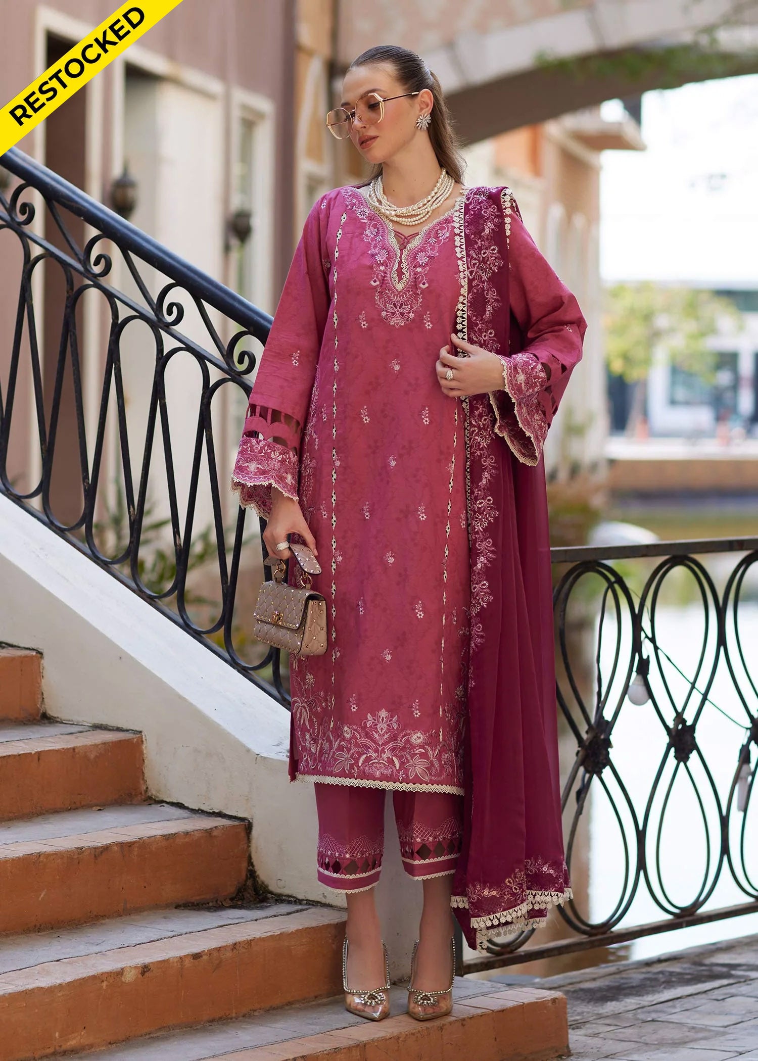 Savia - Kanwal Malik