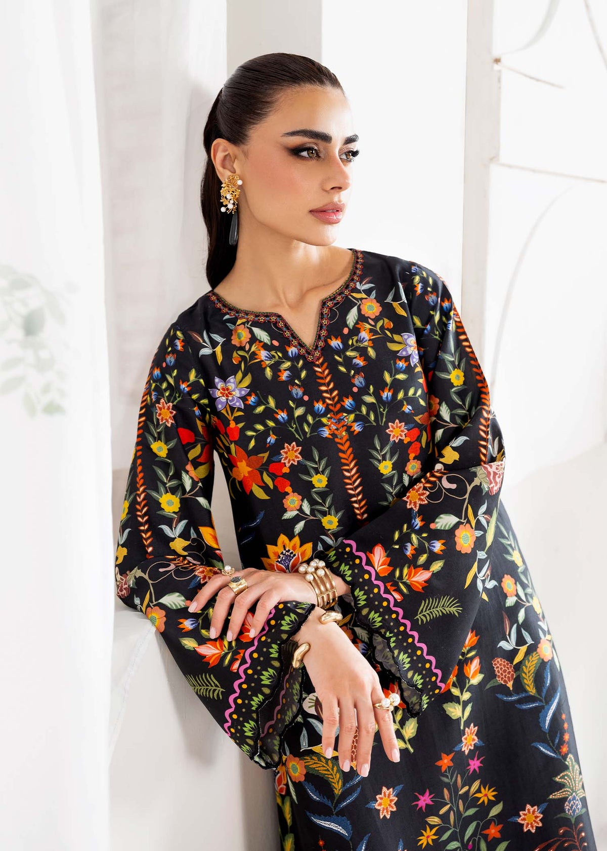 Sovana black kaftan complete look - Kanwal Malik