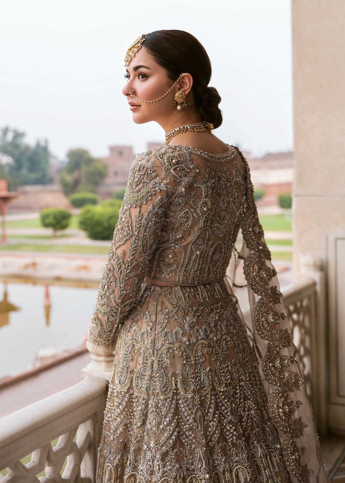 Zaina peach dupatta scallop border detail - Kanwal Malik bridal couture