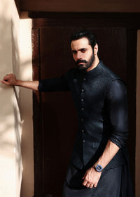 Zaviyar navy boti spray embroidery detail - Kanwal Malik menswear