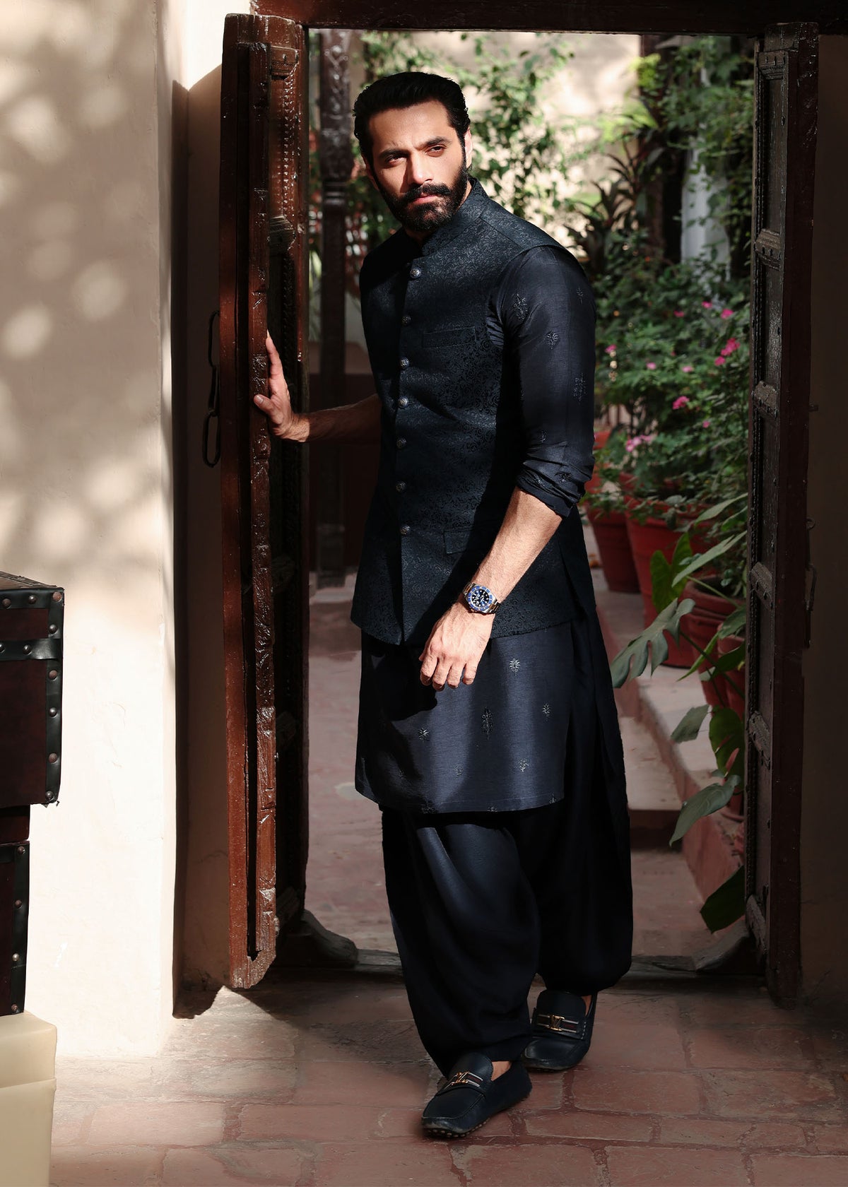 Zaviyar navy loop button kurta detail - Kanwal Malik menswear