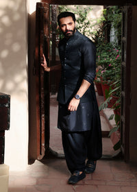Zaviyar navy loop button kurta detail - Kanwal Malik menswear