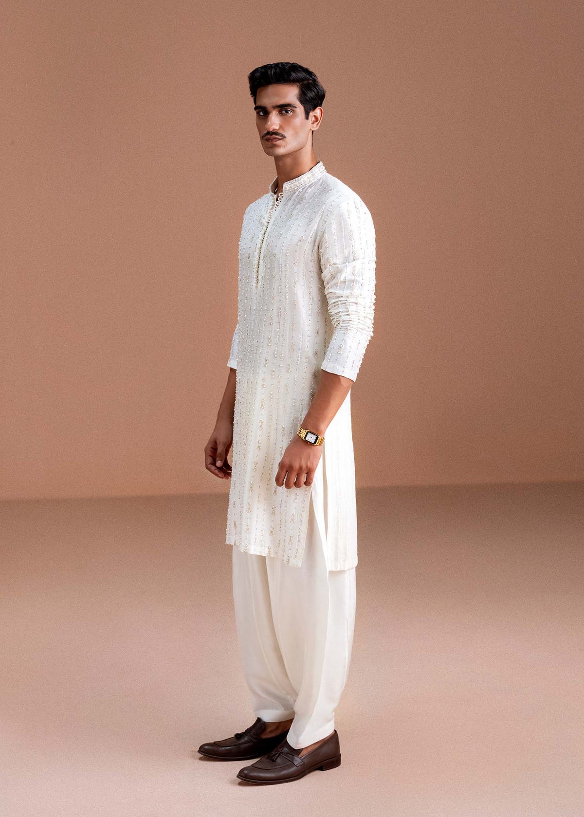Zyaan off-white styled look - Kanwal Malik